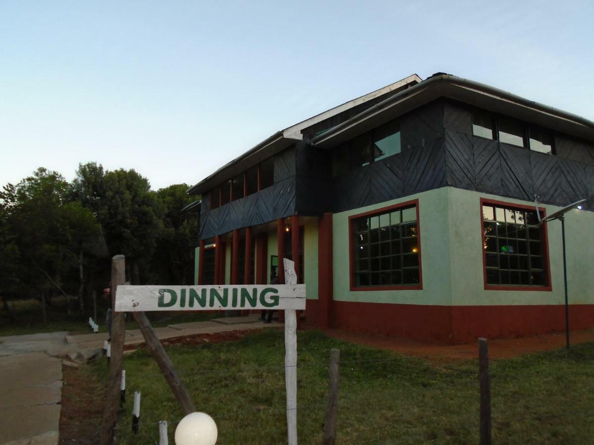 Rhino Tourist Camp Hotel Ololaimutiek Eksteriør billede